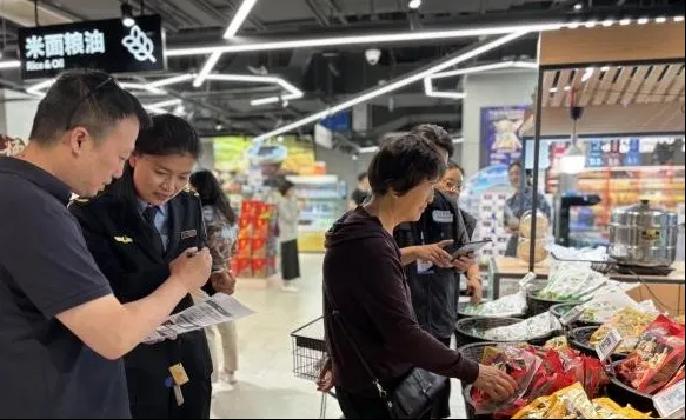 云南“你點(diǎn)我檢”護(hù)航端午食品安全 市場(chǎng)監(jiān)管深入一線惠民生